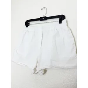 Aritzia Babaton Deakins 3" Shorts Size Medium White Boxer Comfy Casual thumbnail 5
