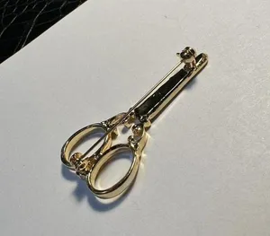 Gold Tone Scissors Rhinestone Brooch Pin Novelty NWOT thumbnail 6