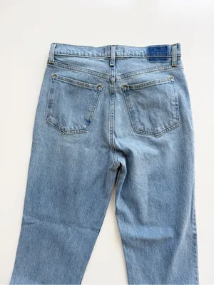 NWT Abercrombie & Fitch Ultra High Rise The 90s Straight Jeans size 30/10 thumbnail 4
