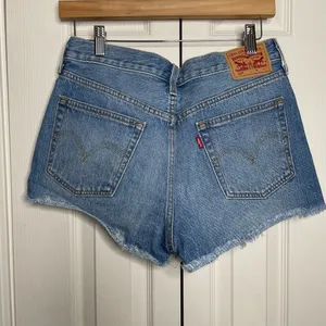 Levi's 501 Womens Cut Off High Waisted Denim Jean Shorts Size 29 thumbnail 3