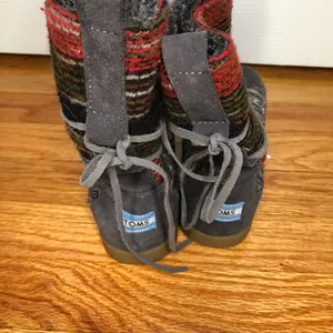 TOMS nepal boots red grey women’s size 6. Boho‎ bohemian aztec outdoor thumbnail 5