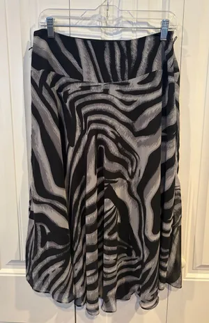 East‎ 5th Black And Gray Midi Zebra Print Skirt Size 10 thumbnail 1