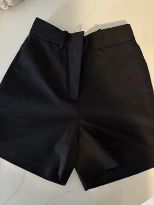 Aritzia Babaton Shorts Pleated Black thumbnail 1