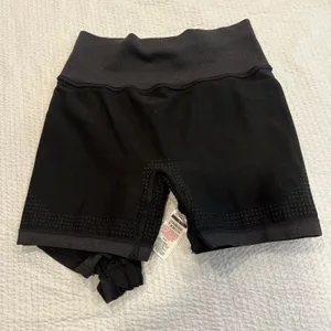 Gymshark black compression double shorts S women thumbnail 6