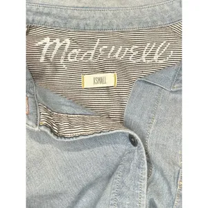 Madewell Light Wash Denim Chambray Button Down Size XS EUC!! thumbnail 4