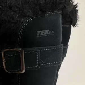 L.L. Bean TEK2.5 Waterproof 7.5 Winter Boots Womens Zip Black Suede Buckle Strap thumbnail 4