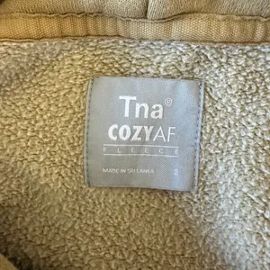 M Aritzia TNA Cozy Sweatfleece Perfect Crop Hoodie Sweatshirt Cropped Camel thumbnail 3
