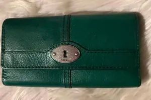 Fossil Green Leather Tri-Fold Wallet thumbnail 1