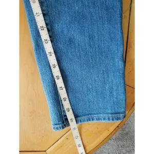 Old NavyWomen's Curvy Straight Distressed Medium Wash Blue Jeans Size14 35X30.5 thumbnail 6
