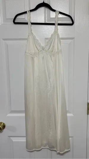 Vintage White Slip Dress Lace Detail Size Small/ Medium thumbnail 1