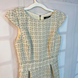 Badgley Mischka White Gold Tweed Boat Neck Cap Sleeve Sheath Dress Size 0 thumbnail 3