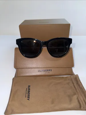 Burberry women’s Black Sunglasses with Brown Case and Pouch thumbnail 9