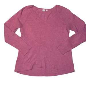 GAP Women's Pink V-Neck knit Sweatshirt thumbnail 1