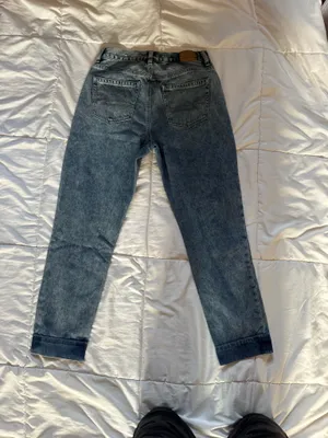 Tags: mom jeans, high rise jeans, light wash denim, casual, trendy, women’s jeans, American Eagle, size 4. thumbnail 14