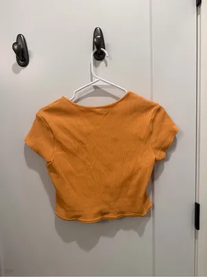 ALO Yoga Ribbed Crop Tee with V-Notch — Pumpkin Orange thumbnail 2