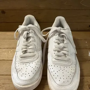 Nike Court Vision sneakers white size 7.5 CA20 thumbnail 2
