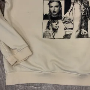 Taylor Swift The Eras Tour Beige Graphic Hoodie XL Official Merch Cream Swiftie thumbnail 9