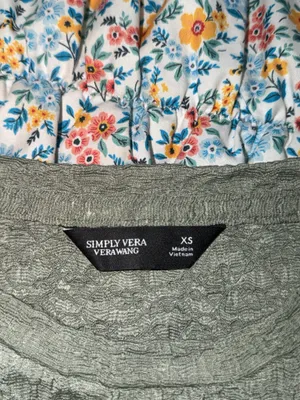 Simply Vera Wang Top thumbnail 4