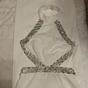 Revolve NBD White Nicolina Cutout Sequin Embellished Formal Gown Size XS thumbnail 4