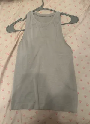 Lululemon Tank thumbnail 1