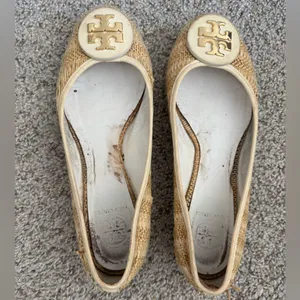 Tory Burch Reva Raffia Ballet Flats | Designer Summer Slip-On Shoes thumbnail 2