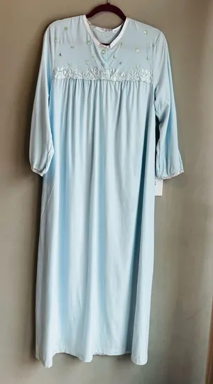 Schrank Vintage Light Blue Embroidered Nightgown Size Large Satin Trim thumbnail 1