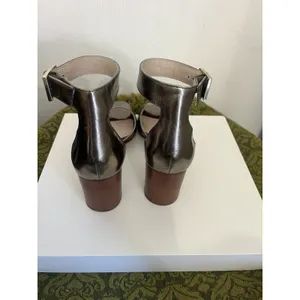 Louise Et Cie Women's Lo-Karisa Metallic Bronze Heels Sandals Size 7 1/2 us thumbnail 5