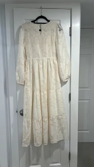 cream dress long sleeve White Size M thumbnail 3