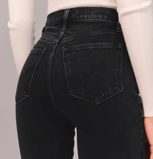 Abercrombie The Kick Flare Ultra High Rise Jeans - Black thumbnail 4