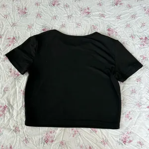 Cool star patch crop top Black thumbnail 2