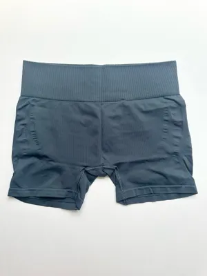 Gymshark Light Hold/Everyday Shorts & Everyday Sports Bra Set thumbnail 3