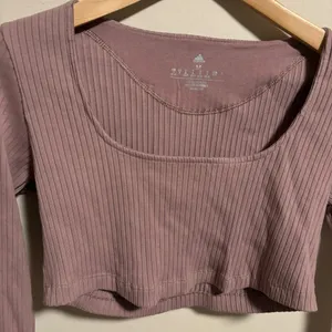 NWT Adidas Studio Lounge Ribbed Cropped Long Sleeve Tee Pink Mauve- Size Medium thumbnail 5