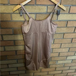 NWOT SPANX Smartgrip Champagne Nude Open Bust Full Slip Shape Wear Size Medium thumbnail 5