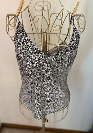 Abercrombie & Fitch Double V Spot Print Tank Top Size Small thumbnail 1