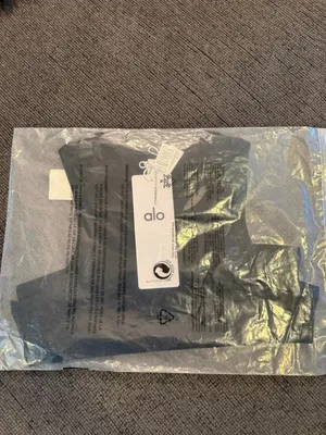 ALO Yoga Black Crop Tank Top thumbnail 4