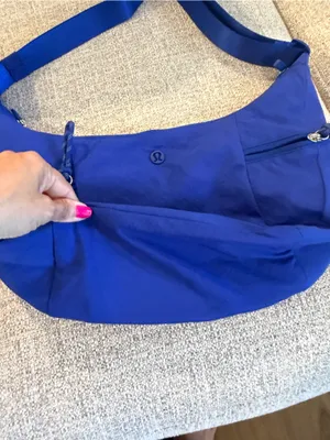 Lululemon Slouchy Sling Bag 6L riverside blue NWT thumbnail 9