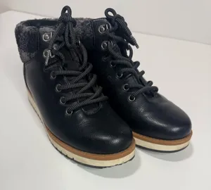 Collins Faux Fur-Lined Lace-Up Ankle Boots — Black thumbnail 1