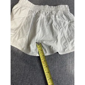 Lululemon Track Attack Running Shorts Women's Size 8 Soft Grey 3" Inseam thumbnail 8