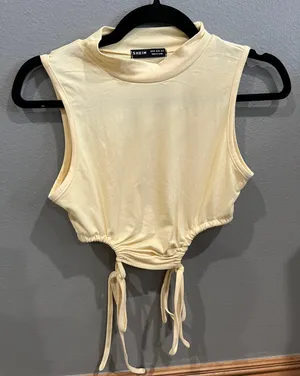 SheIn Yellow Crop Top thumbnail 1