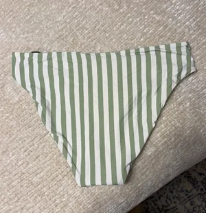 Reversible Bikini Set Green thumbnail 7