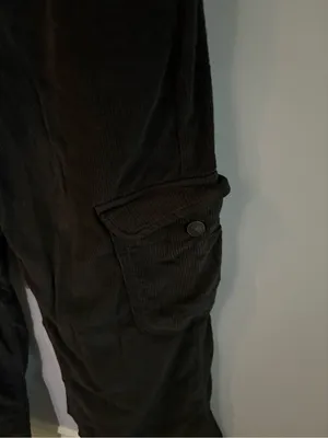 American Eagle Women’s Dark Gray Corduroy Cargo Pants in size 4 Short. thumbnail 3