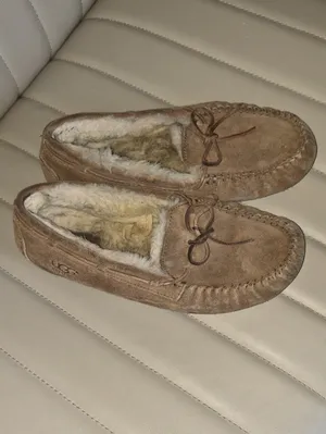 UGG Women's Dakota Suede Moccasin Slippers Chestnut Size 5 thumbnail 3