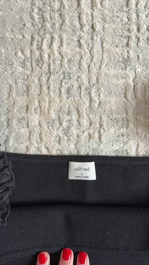 Aritzia Wilfred Crop Top thumbnail 3