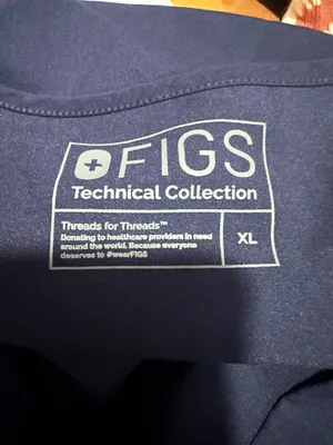 FIGS Casma Three Pocket Scrub Top PO 1518 Navy thumbnail 9
