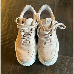 Nike‎ Air Force 1 Pixel Beige Womens 7.5 Platform AF1 Sneakers thumbnail 5