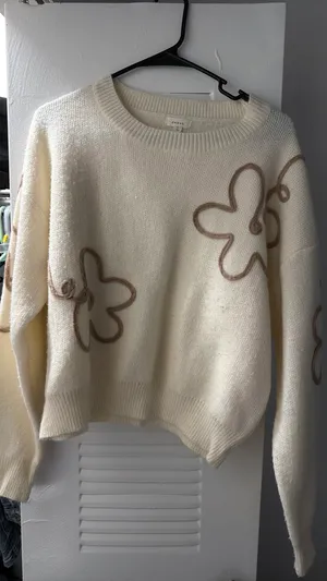 woman’s sweater White thumbnail 2