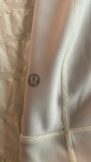 lululemon jacket  thumbnail 3