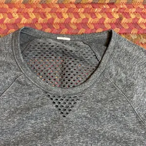 Old Navy Grey Laser Cut Athletic Long Sleeve Top thumbnail 2