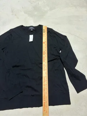 Banana republic NWT forever Classic Black Crewneck Sweater large MSRP$60 thumbnail 8