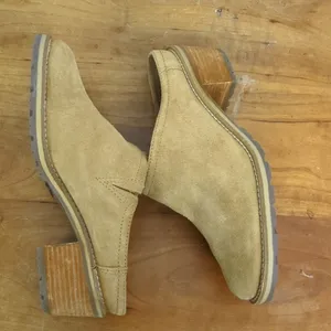 LL Bean Suede Lug Sole Chunky Heeled Mules Size 7.5 thumbnail 6